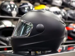 Jak dobrać kask na motocykl? Praktyczne wskazówki i porady