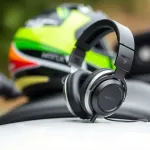 Jakie słuchawki na motocykl wybrać? Przewodnik dla motocyklistów